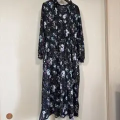 フリーズマート黒花柄ワンピース美品