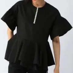 美品⭐️セブンテン seventenラッフルフリルブラウス フリルVネック