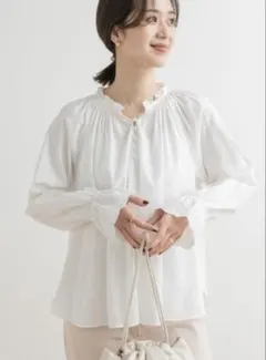 DOORS スカラップスリーブギャザーブラウス