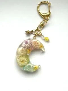 三日月型レジンチャーム