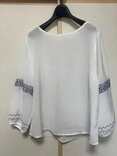 any SiS 刺繍入りホワイト長袖ブラウス