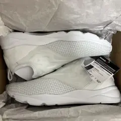【新品！Reebok フューリーライト27.5cmホワイト軽量 人気 箱あり】