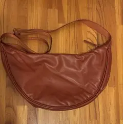 UNIQLO C レザータッチラウンドショルダーバッグ