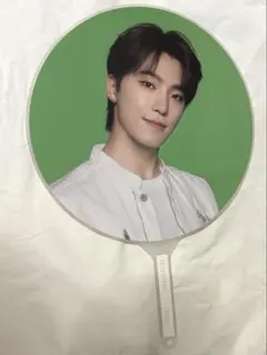 2025年最新】seventeen うちわ ディノの人気アイテム - メルカリ