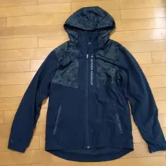 UNDER ARMOUR　アンダーアーマー　ジップアップパーカーМサイズ