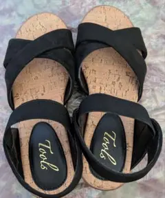 Tools　クロスストラップ サンダル 黒