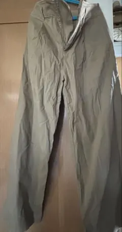 UNIQLOベージュ ワイドパンツ