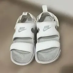 NIKE スポーツサンダル ホワイトのサムネイル