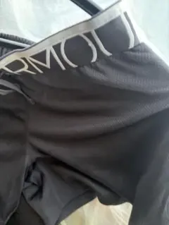 Under Armour チャコールグレー　ショートパンツ　レディースMD