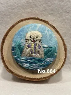 くるみボタン刺繍ヘアゴムorブローチ つばめの親子 鳥刺繍 自然 - メルカリ