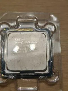 Intel Core i3-3220 CPU 본체와 인텔 쿨러