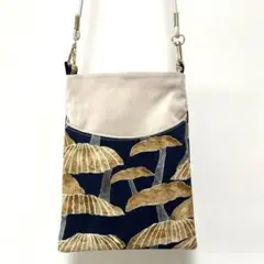 サコッシュ　(きのこ)