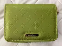 Daily russet グリーン二つ折り財布