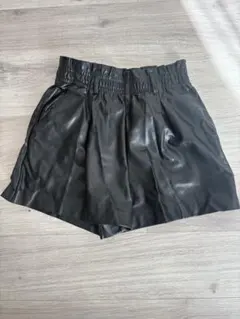 ZARA 黒 ショートパンツ sサイズ