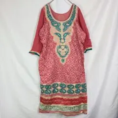 ロングワンピース　ピンク　民族柄　刺繍入り　エスニック調　七分袖　春秋　おしゃれ