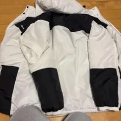 FILA フード付きダウンジャケット ホワイト・ブラック