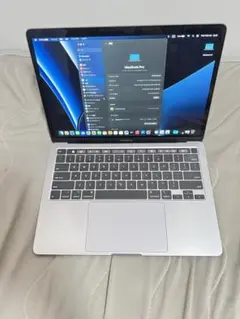 Macbook pro 2020 core i5 .