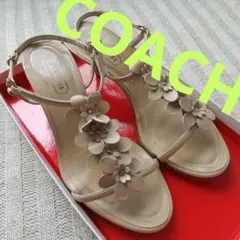 COACH 花飾り ベージュサンダル ヒールのサムネイル