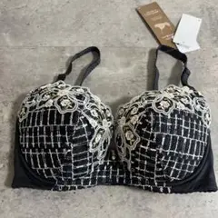 新品　ワコール　ウイングレシアージュ　ブラジャー D70