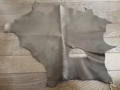 革　はぎれ　羊　ブラウン系