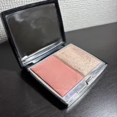 ディオールスキン　ルージュ　ブラッシュカラー&グロウ　フェイスパウダー