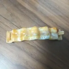 オレンジ色の波状プラスチックヘアアクセサリー