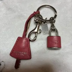 COACH キーホルダー バッグチャーム ピンク