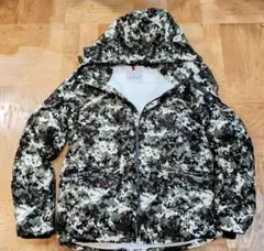 MONCLER カモフラージュ柄 ダウンジャケットのサムネイル