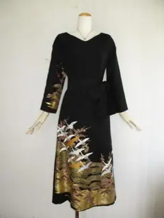 Ｍ～Lサイズ　黒留袖からの着物リメイクドレスです　着丈１２１cm