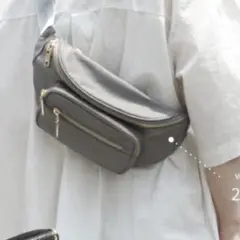 ボディバッグ　グレー