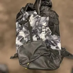 ATHLETA カモフラージュリュックのサムネイル
