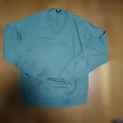 UNIQLO グリーンのVネックセーター