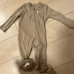 Nike ベージュロンパース