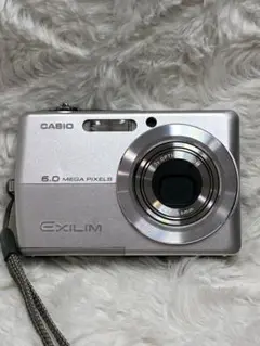 CASIO EXILIM 6.0メガピクセル シルバー Amazon | CASIO デジタルカメラ EXILIM EX-Z2000 シルバー EX