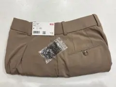 ユニクロ　タックワイドパンツ Mサイズ　ベージュ