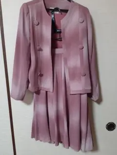 エリなしスーツ