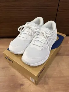 【新品・未使用】アシックス　スニーカー レーザービーム　ホワイト 21.5cm