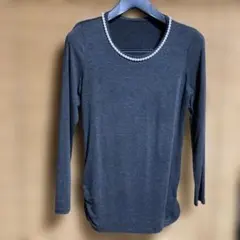 再お値下げしました。ダークグレー長袖トップス パール装飾付き