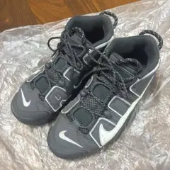 NIKE エアモア　アップテンポ