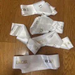 Dior ロゴ入りホワイトリボン