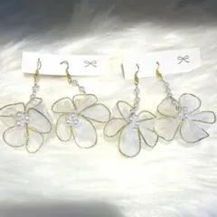 華やか オーガンジーフラワー パール 揺れ ピアス 上品 ゴールド 白 二次会
