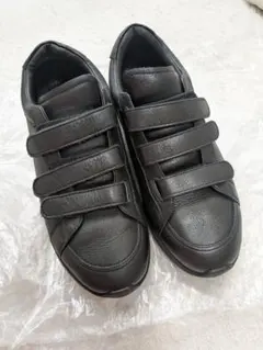 FitFlop スニーカー ブラック 3本ベルト - メルカリ
