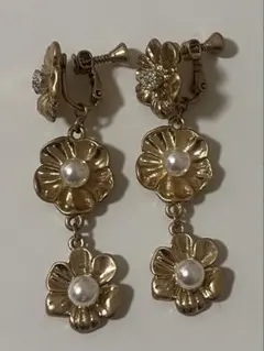 ゴールド 花 パール イヤリング