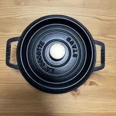 staub ストウブ 22cm 鋳鉄製 両手鍋 マットブラック - メルカリ
