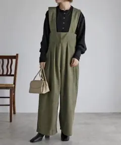 【匿名配送】【新品タグ付き】コーデュロイ　サロペットパンツのサムネイル