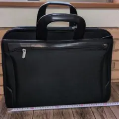 ワールドトラベラー黒 ビジネスバッグ