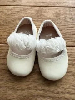 H&M ホワイト ベビーシューズ　お宮参りシューズ　10.5cm 100日祝い
