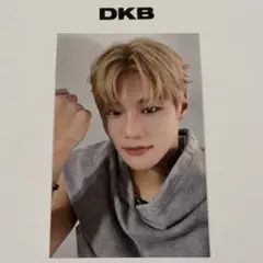 dkb ジュンソ　直筆サイン チェキ ポラロイド DKB Emotion Mischief ver. ポラロイド ジュンソ - メルカリ