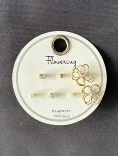 繊細な花モチーフピアスセット 6個入り