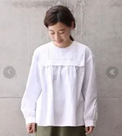 パーリッシィ　グランジウォッシュ ハンカチ刺繍 ヨークブラウスのサムネイル